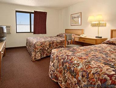 Super 8 By Wyndham Aberdeen West Room photo